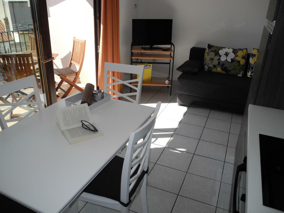 Damir 2+2 More Crikvenica Exterior photo